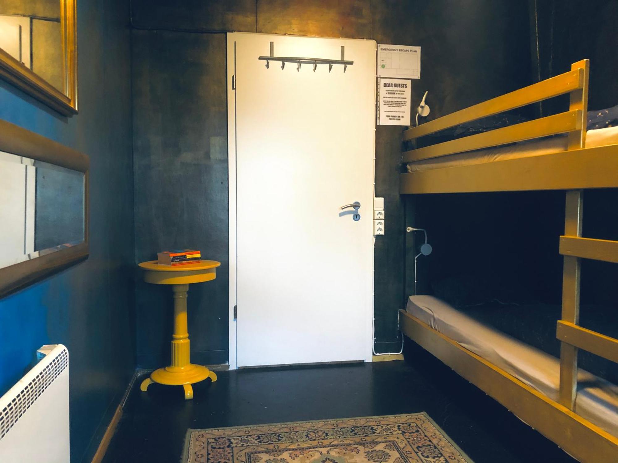 The Freezer Hostel & Culture Center Hellissandur Rum bild