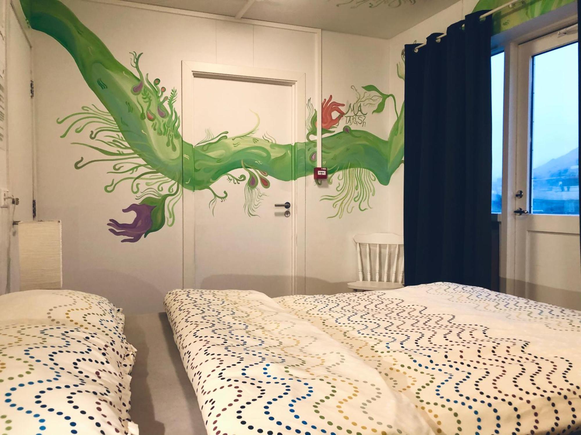The Freezer Hostel & Culture Center Hellissandur Rum bild