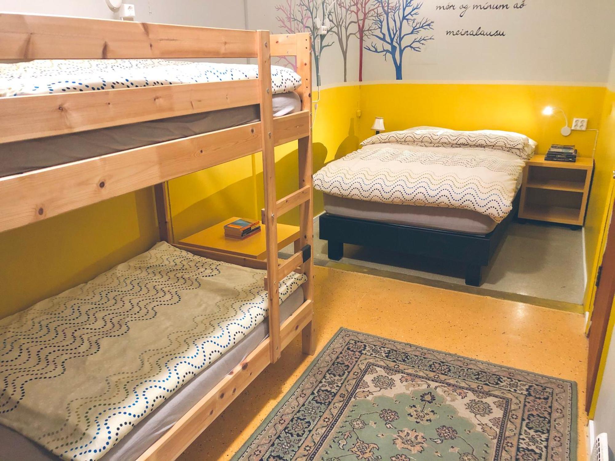 The Freezer Hostel & Culture Center Hellissandur Rum bild